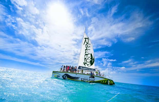 imagem n.1 de De Negril: Cruzeiro de Catamarã no Pelican Bar atividade em Negril, carregada pelo fornecedor
