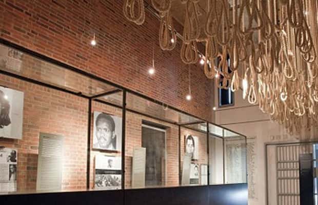 imagem n.1 de Joanesburgo: Excursão de meio dia ao Museu do Apartheid atividade em Joanesburgo, carregada pelo fornecedor