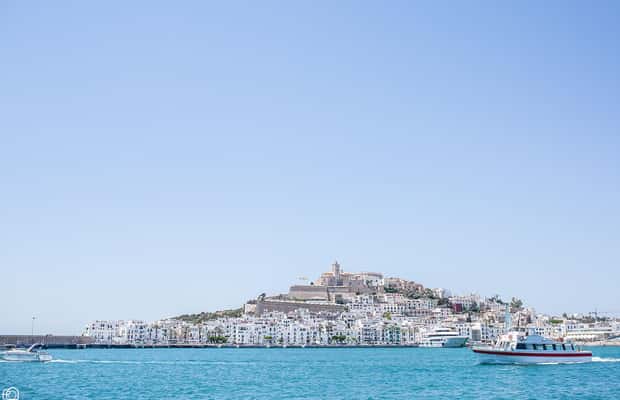 Image N°1 de Depuis l'est d'Ibiza : Transfert aller-retour en ferry de la ville d'Ibiza activité à Santa Eulària des Riu, publiée par le prestataire