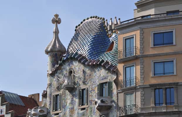 バルセロナ：ガウディ建築のガイド付きツアーを発見 | GetYourGuide