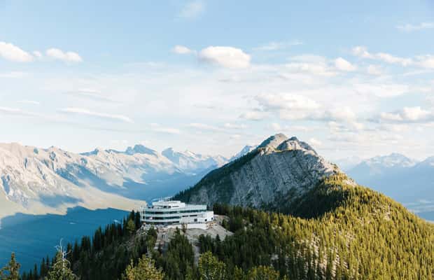 imagen n.º 1 de Desde Calgary: Excursión a Banff con góndola y crucero por el lago actividad en Banff, subida por el proveedor