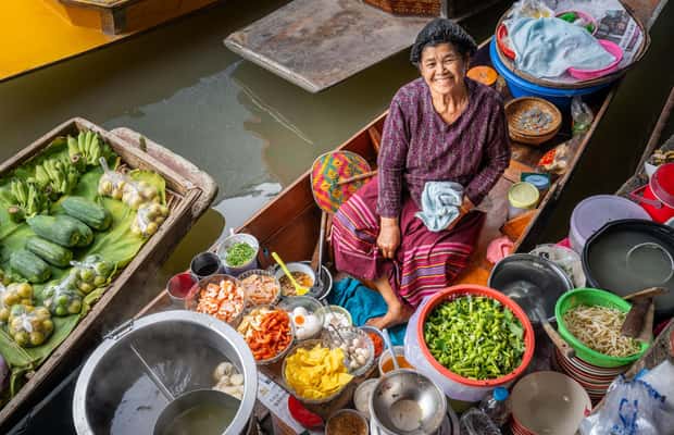 imagem n.1 de De Bangkok: Visita ao Mercado Flutuante de Damnoen Saduak atividade em Bangkok, carregada pelo fornecedor