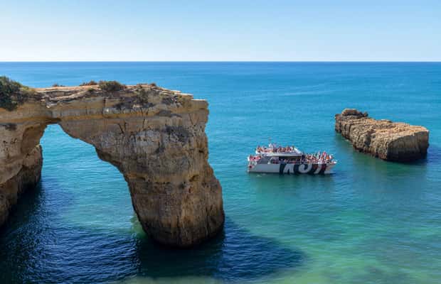 afbeelding n.1 van Algarve 3-Uurs Grotten en Kustlijn Boottocht activiteit in Benagil, geüpload door aanbieder