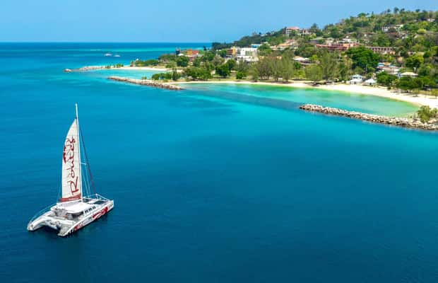 imagem n.1 de Montego Bay: Cruzeiro Reggae Catamaran 18+ com bar aberto atividade em Montego Bay, carregada pelo fornecedor