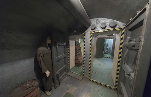 Image N°1 de Prague : Histoire du communisme et visite guidée du bunker nucléaire activité à Prague, publiée par le prestataire