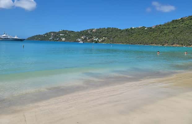 billede nr.1 af aktiviteten Saint Thomas: Halvdagstur med bjergbestigning og strandhopping i Red Hook, Saint Thomas, uploadet af udbyder