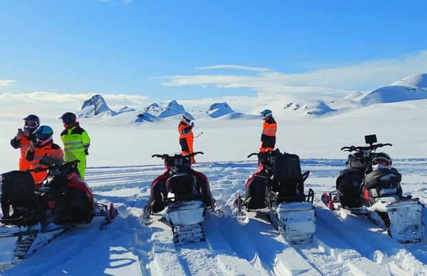 Obraz nr 1 z atrakcji Z Geysir: Przygoda na skuterach śnieżnych na lodowcu Langjökull w Suðurland, przesłany przez organizatora