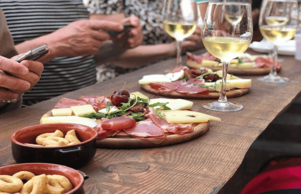 Immagine nº 1 di Lecce: Tour guidato e degustazione di vini in bicicletta attività a Lecce, caricata dal fornitore