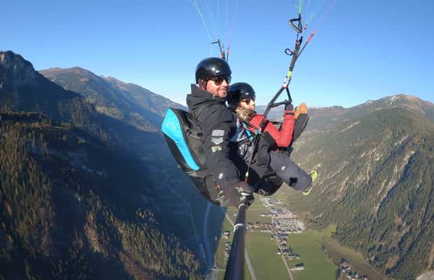 Bild Nr. 1 von Mayrhofen: Privater Paragliding-Flug – alle Niveaus – Freiheit pur Aktivität in Tirol, hochgeladen vom Anbieter