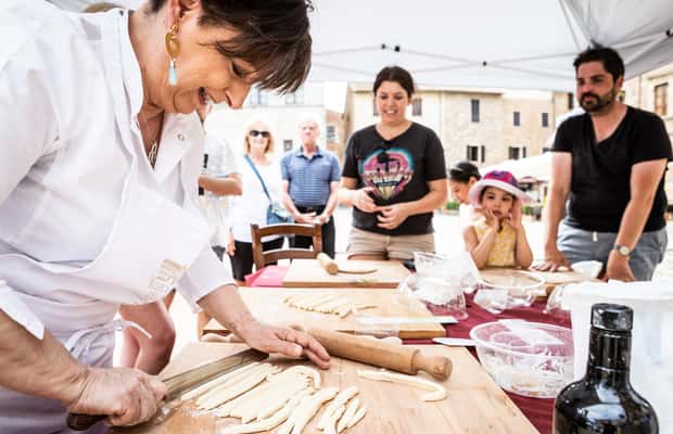 Immagine nº 1 di Montepulciano: lezione di cucina italiana in una fattoria toscana attività a Montepulciano, caricata dal fornitore