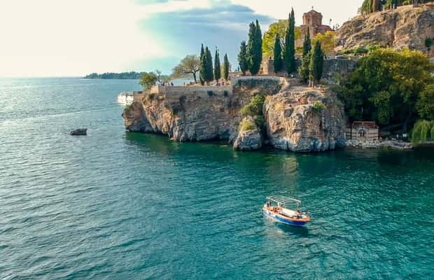 billede nr.1 af aktiviteten Ohrid: Panorama-bådtur i den gamle bydel og Titos residens i Ohrid, uploadet af udbyder