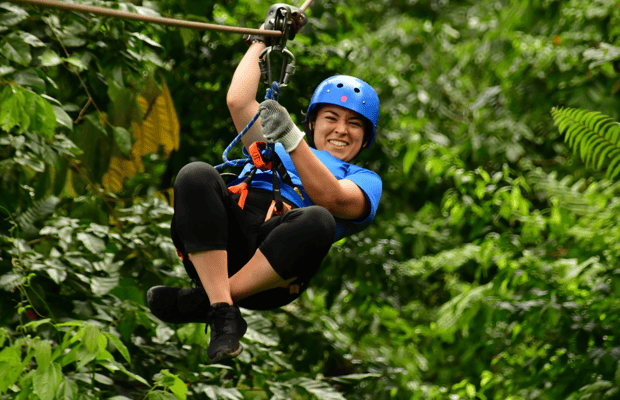 bild nr.1 av La Fortuna: 12 Zip Lines i trädkronorna och guidad skogsvandring aktivitet i Alajuelaprovinsen, uppladdad av arrangören
