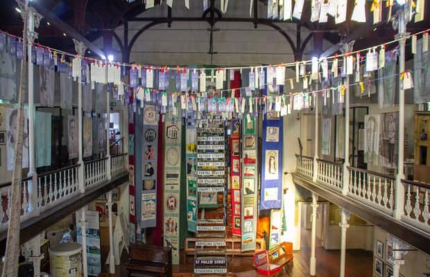 gambar no.1 daripada Cape Town: Tiket Masuk Skip-the-line Muzium Daerah Enam aktiviti di Cape Town, dimuat naik oleh pembekal