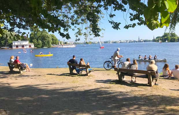 Immagine nº 1 di Radtour sull'Alster e sul traumatico Alsterviertel attività a Amburgo, caricata dal fornitore