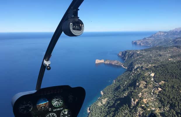 bild nr.1 av Mallorca: Upplevelse med helikoptertur i natursköna omgivningar aktivitet i Palma de Mallorca, uppladdad av arrangören