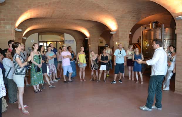 изображение номер 1 мероприятия Экскурсия с дегустацией вин с оливковым маслом и салями в городе Римини, загруженное организатором