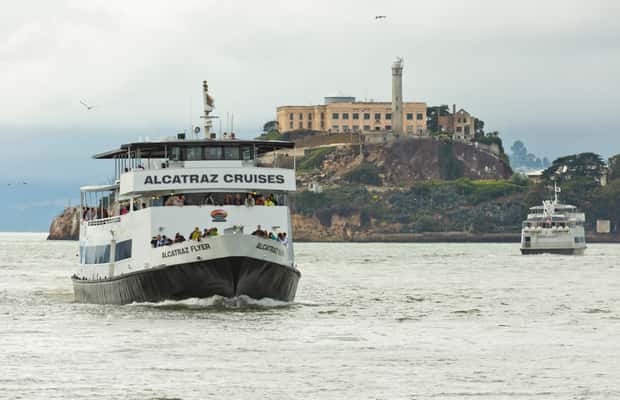 imagem n.1 de Descobre Alcatraz: Descobre Alcatraz e aluguer de bicicletas eléctricas durante todo o dia atividade em São Francisco, carregada pelo fornecedor