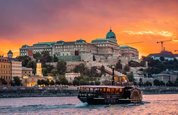 imagen n.º 1 de Budapest: Crucero Histórico con Bebida de Bienvenida actividad en Visegrad, subida por el proveedor