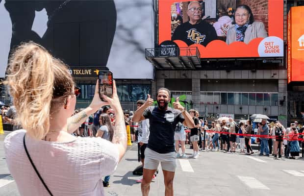 Immagine nº 1 di NYC: Vedi te stesso su un cartellone di Times Square per 24 ore attività a New York, caricata dal fornitore