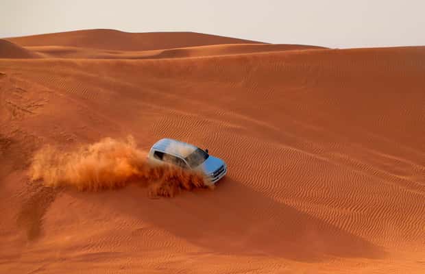afbeelding n.1 van Dubai: Woestijnsafari, quad, sandboarden, kamelen & BBQ activiteit in Dubai, geüpload door aanbieder