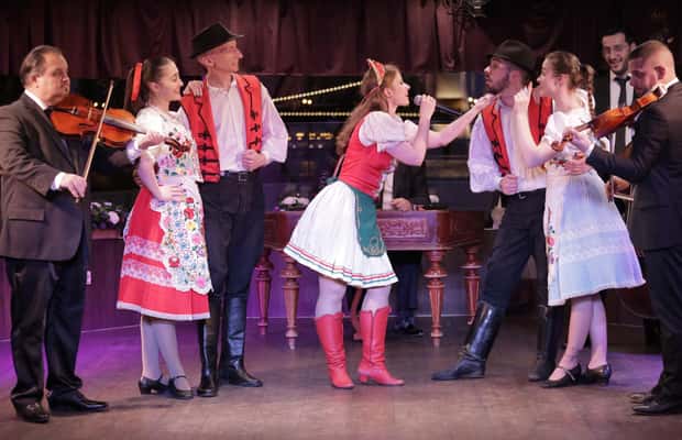 image n.1 of Budapest: Prosecco Dinner Cruise with Live Music activity in Budapest, uploaded by supplier