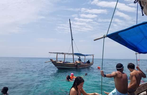 kuva n.1/Zanzibar: Sinisen laguunin snorklausmatkapäivä grillilounaalla aktiviteetista Unguja South Region, jonka toimittaja on ladannut