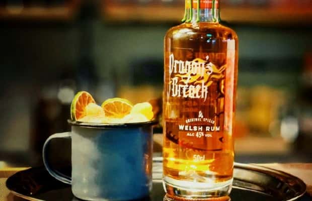 뉴포트에서 칵테일 애호가 마스터 클래스 액티비티의 1번 이미지, 공급업체 업로드