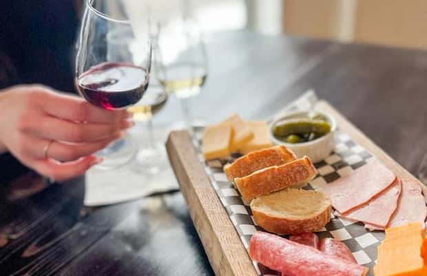 billede nr.1 af aktiviteten Niagara ved søen: Vin- og charcuteri-tur med smagsprøver i Niagara-on-the-Lake, uploadet af udbyder