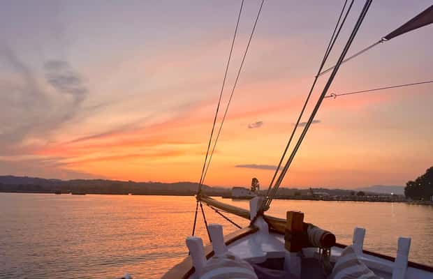 afbeelding n.1 van Corfu: Cruise bij zonsondergang op een traditioneel houten zeiljacht activiteit in West-Griekenland, geüpload door aanbieder