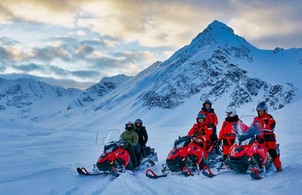 bild nr.1 av Från Tromsö: Lyngen Alperna Guidad tur med snöskoter aktivitet i Barents hav, uppladdad av arrangören