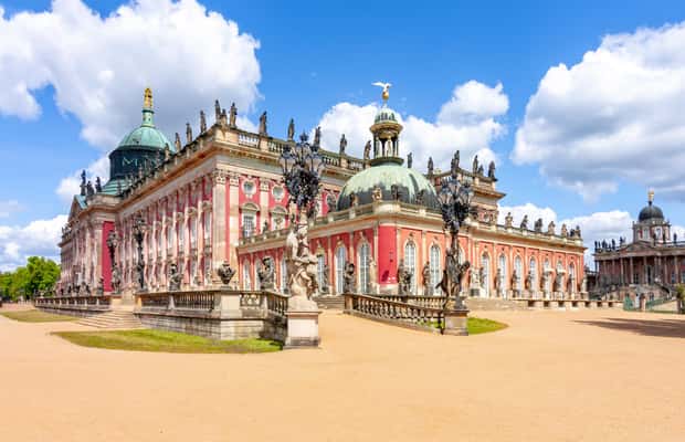 bild nr.1 av Privat resa: Berlin till Potsdam, Sachsenhausen, lokal chaufför aktivitet i Oranienburg, uppladdad av arrangören