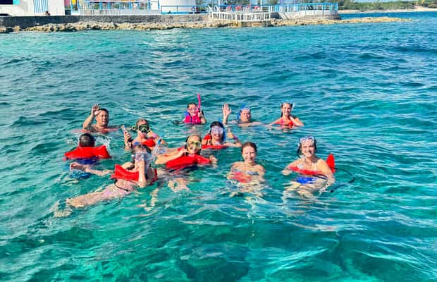image n.1 of Nassau: 4-Island Tour Swimming Pigs, turtles, snorkeling activity in New Providence, uploaded by supplier