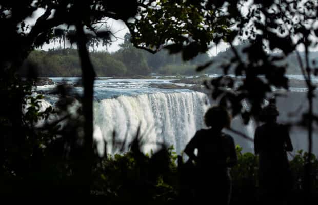 imagen n.º 1 de Cataratas Victoria; Excursión Privada a las Cataratas Victoria y el Pueblo actividad en Victoria Falls Town, subida por el proveedor