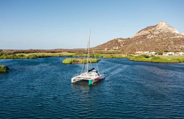 afbeelding n.1 van Curaçao: Catamarancruise bij zonsondergang met open bar activiteit in Curaçao, geüpload door aanbieder