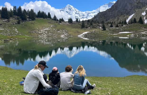 imagen n.º 1 de Interlaken: excursión a un lago alpino y a un acogedor refugio de montaña. actividad en Spiez, subida por el proveedor