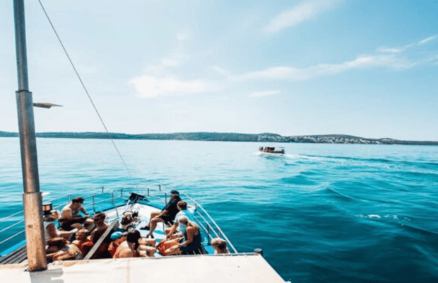 billede nr.1 af aktiviteten Bådtur i den blå lagune fra Trogir med frokost og drikkevarer i Dalmatien, uploadet af udbyder