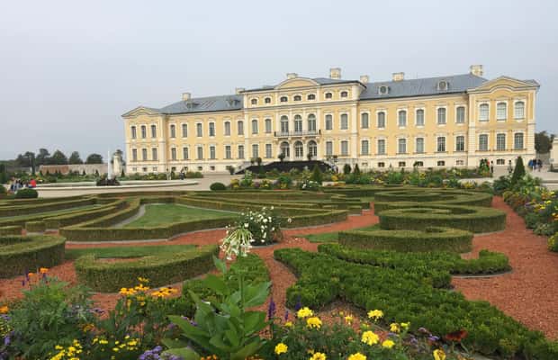 Image N°1 de Riga-Vilnius : palais de Rundale/colline des croix/Kernave médiévale activité à Rundāle, publiée par le prestataire