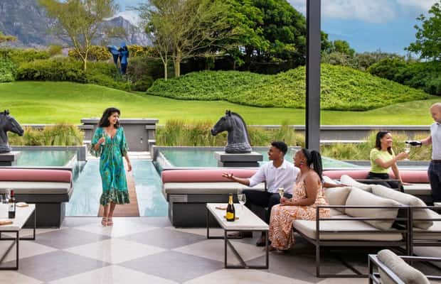 gambar no.1 daripada Lawatan Wain Persendirian Capetown: Lawatan Manor, termasuk lawatan bawah tanah aktiviti di Cape Town, dimuat naik oleh pembekal 