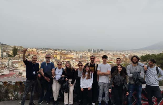 Immagine nº 1 di Tour panoramico a piedi di Napoli attraverso la scala La Pedamentina attività a Napoli, caricata dal fornitore