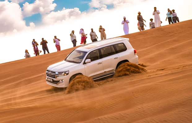 imagem n.1 de Dubai: Safari no Deserto com Jantar de Churrasco e Opções de Quadriciclo atividade em Dubai, carregada pelo fornecedor