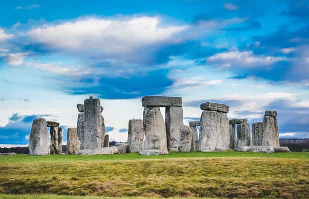 imagem n.1 de De Bath: Excursão de um dia a Stonehenge e Cotswolds com entrada atividade em Lacock, carregada pelo fornecedor