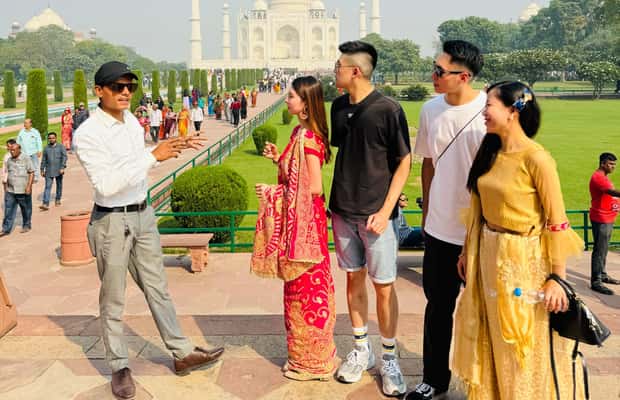 imagen n.º 1 de Taj Mahal, Fuerte, Baby Taj y Mehtab Bagh Tour privado de la ciudad actividad en Agra, subida por el proveedor