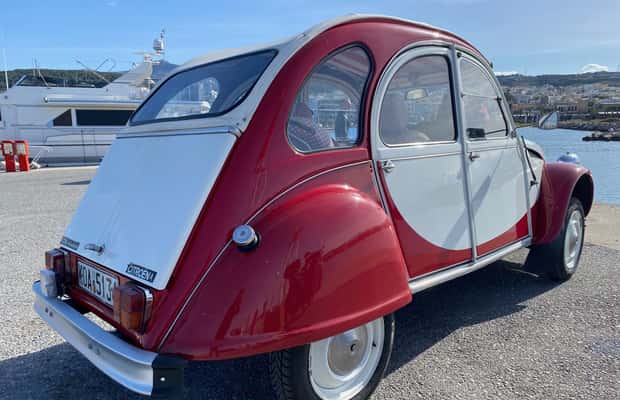 シトロエン 2CV ドリー 1989 赤白で 12 時間ドライブ | GetYourGuide