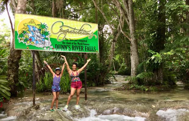 imagem n.1 de Jamaica: Excursão particular a Dunn's River Falls com almoço Jerk atividade em Ocho Rios, carregada pelo fornecedor