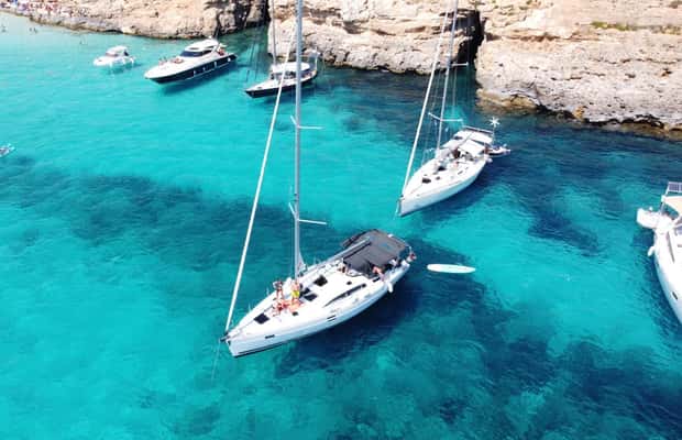 bild nr.1 av Från Valletta: Heldags privat charter på en segelbåt aktivitet i Malta, uppladdad av arrangören
