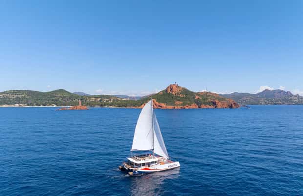 image n.1 of Saint-Raphaël: Golden Island Afternoon Cruise with Drinks activity in Fréjus Saint-Raphaël, uploaded by supplier