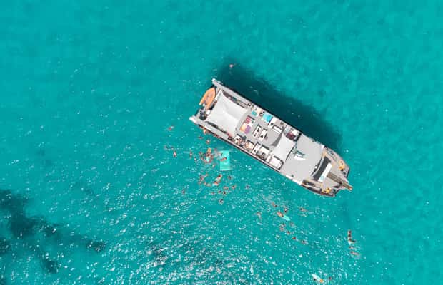 Bild Nr. 1 von Formentera: Crystal Waters Kreuzfahrt mit Schnorcheln und Mittagessen Aktivität in Balearen, hochgeladen vom Anbieter