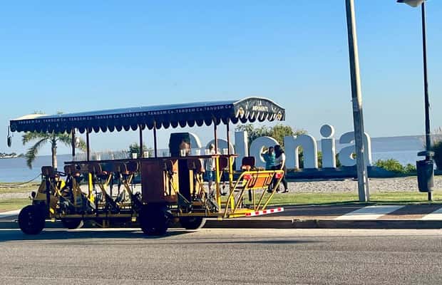 Immagine nº 1 di Colonia: tour in bici collettiva con formaggi e birra artigianale attività a Colonia del Sacramento, caricata dal fornitore