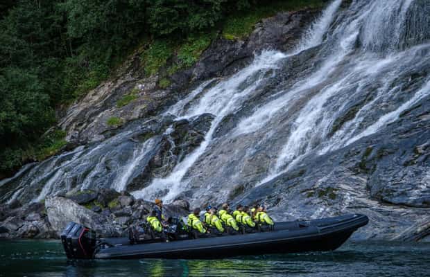 Bild Nr. 1 von Von Hellesylt aus: Erlebe die Fjordsafari Geirangerfjord auf einem RIB. Aktivität in Møre og Romsdal, hochgeladen vom Anbieter