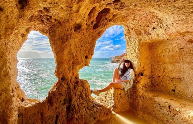 afbeelding n.1 van Vanuit Faro: Benagil, Marinha Beach, Algar Seco, 7 Valleys... activiteit in Praia do Carvoeiro, geüpload door aanbieder